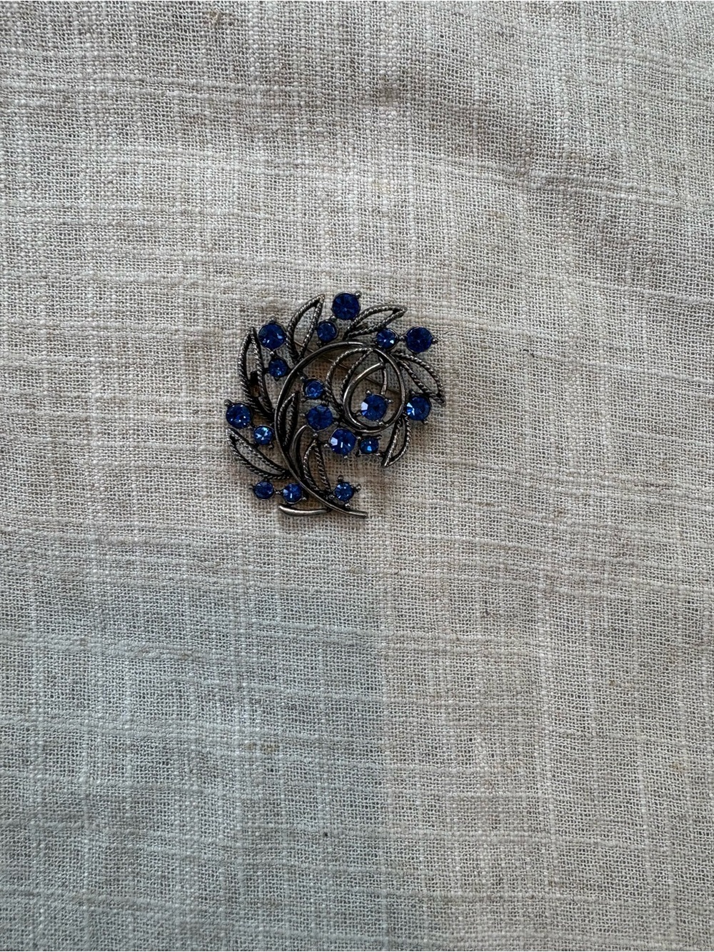Vintage Silver Tone Sapphire Blue Rhinestone Floral Spray Leaf Brooch Pin